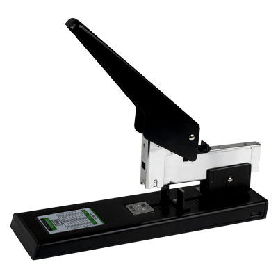 CUCITRICE+ESSENTIAL+ALTI+SPESSORI+FG%2E200%3Cbr%3E%3Ci%3ELEBEZ%3C%2Fi%3E