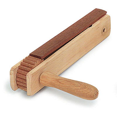 RAGANELLA+IN+LEGNO+25+CM%3Cbr%3E%3Ci%3EGITRE%3C%2Fi%3E